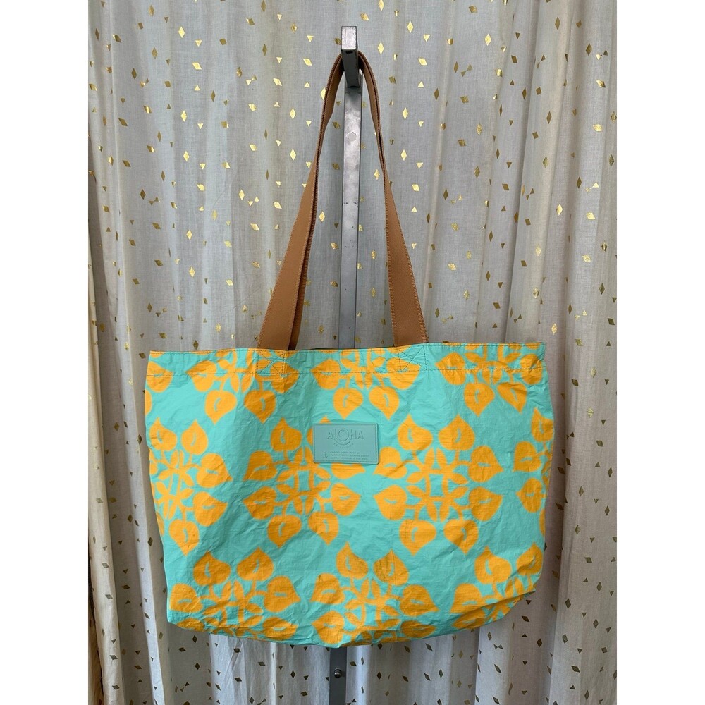 Aloha Collection Super Special Limited Edition Hilo Reversable Holo Holo Tote